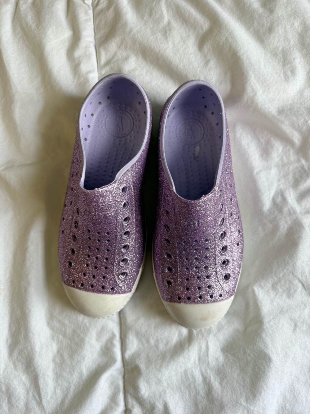 Native Shoes Kids Glitter Clog in Purple with White Toe Cap - Picture 6 of 6